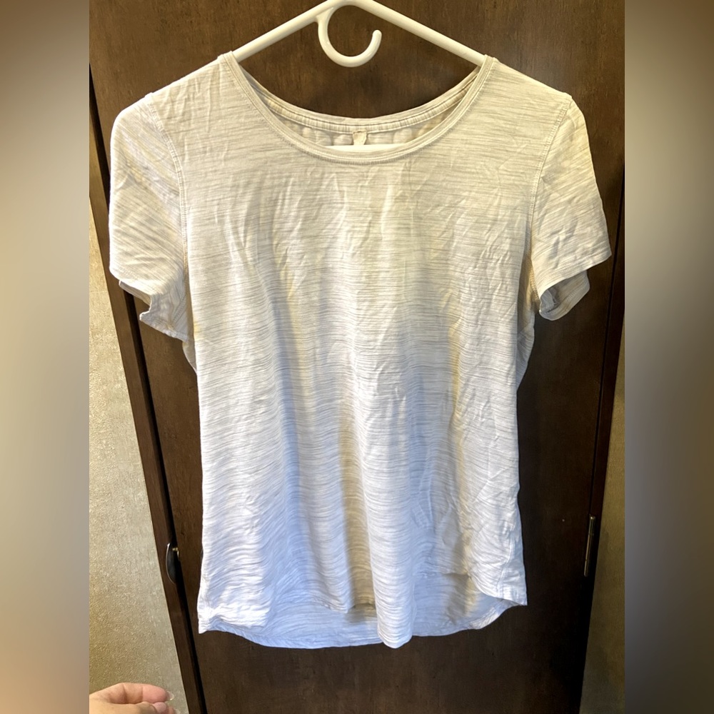 Lululemon shirt size 6